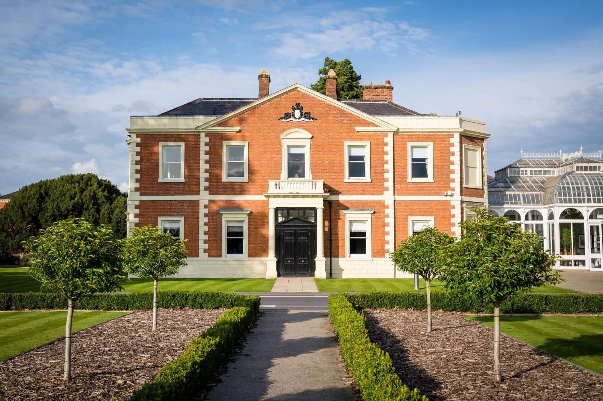 Doubletree By Hilton Chester Exterior foto